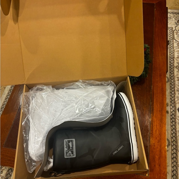 Pelagic Longshore 12” Fishing Boots - Picture 5 of 5